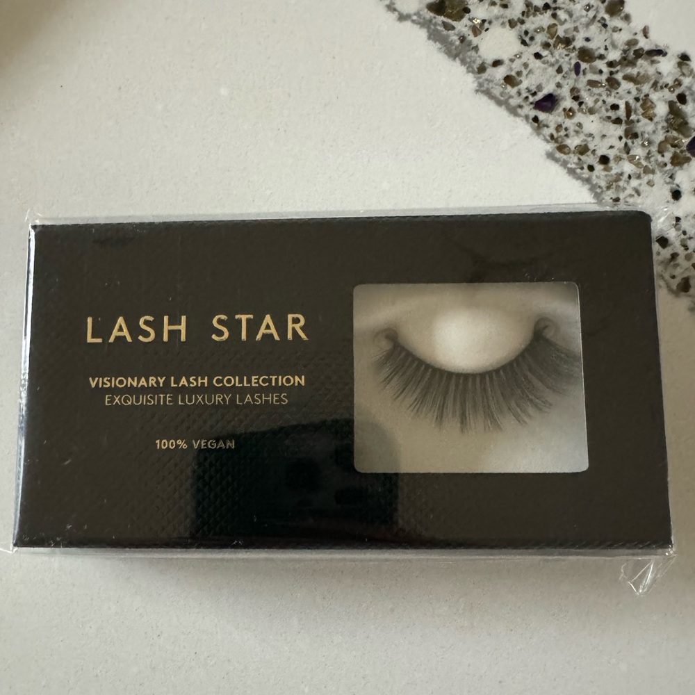 NEW IN BOX Lashar visionary Lashes style VL 007